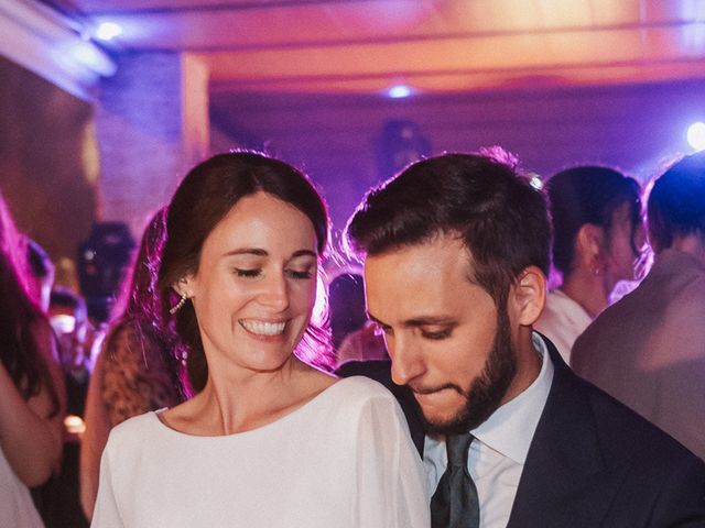 La boda de Covadonga y Álvaro en Sevilla, Sevilla 67