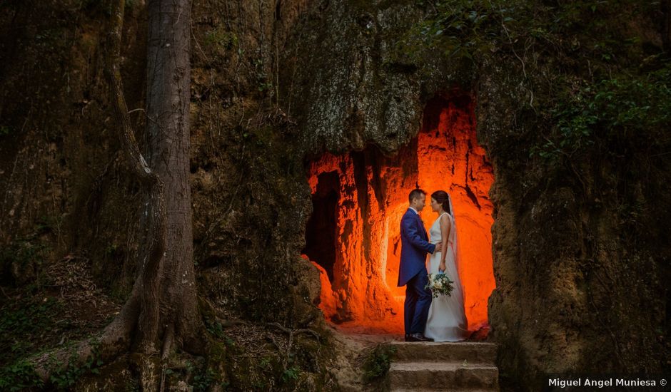 La boda de Paula y Mariano en Nuevalos, Zaragoza