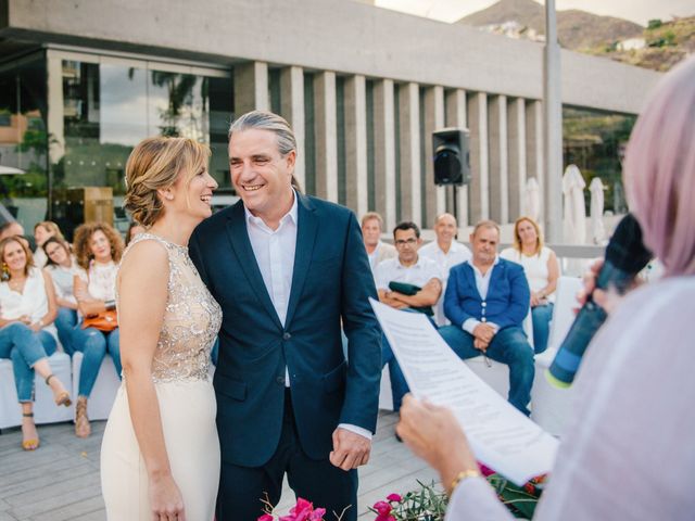 La boda de Victor y Verónica en Santa Cruz De Tenerife, Santa Cruz de Tenerife 43