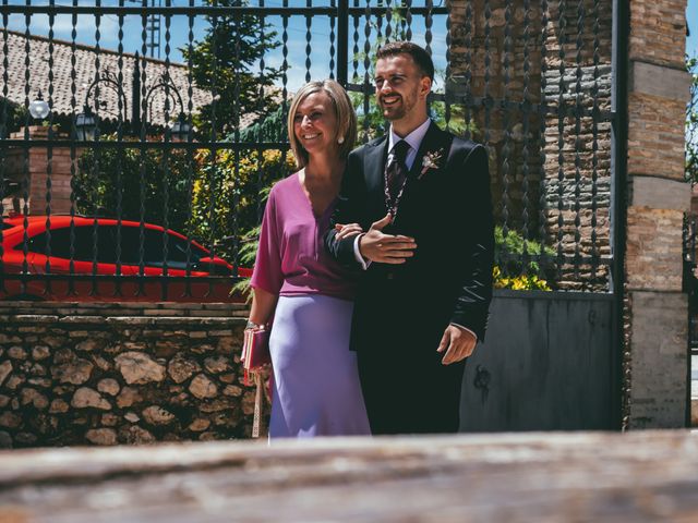 La boda de Víctor y Andrea en Banyeres De Mariola, Alicante 16