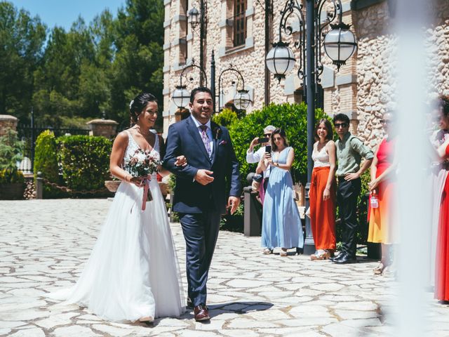 La boda de Víctor y Andrea en Banyeres De Mariola, Alicante 20