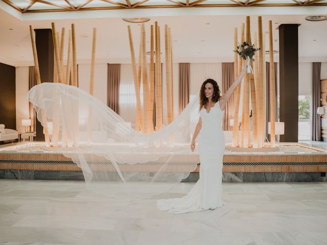 La boda de Jose Manuel y Izaskun en Sevilla, Sevilla 33