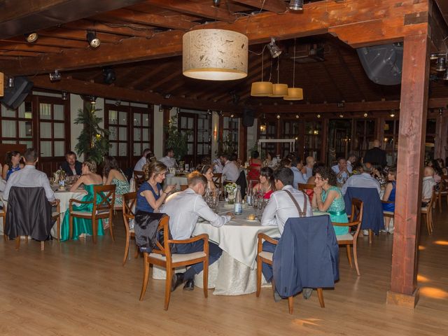 La boda de Carlos y Brillit en Los Santos De La Humosa, Madrid 27