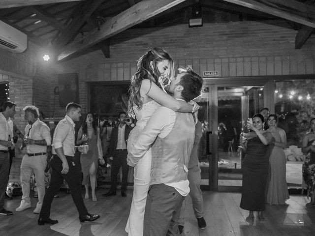 La boda de Helio y Gabriela en Sant Vicenç De Montalt, Barcelona 71