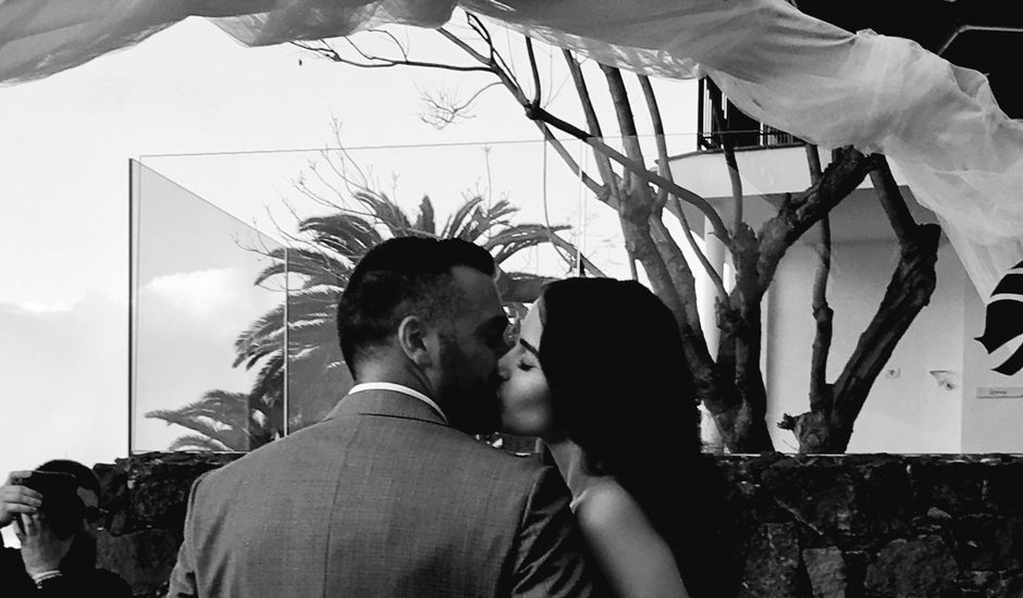 La boda de Fernando y Andrea  en La Victoria De Acentejo, Santa Cruz de Tenerife