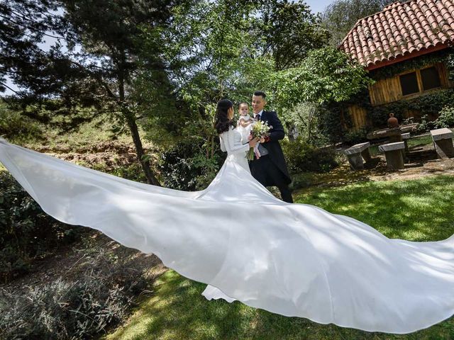 La boda de Cristian y María en Valdemorillo, Madrid 32