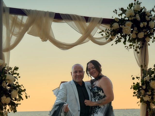 La boda de Antonio y Dayana en La/villajoyosa Vila Joiosa, Alicante 2