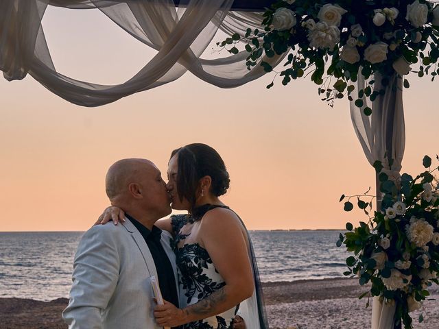 La boda de Antonio y Dayana en La/villajoyosa Vila Joiosa, Alicante 14