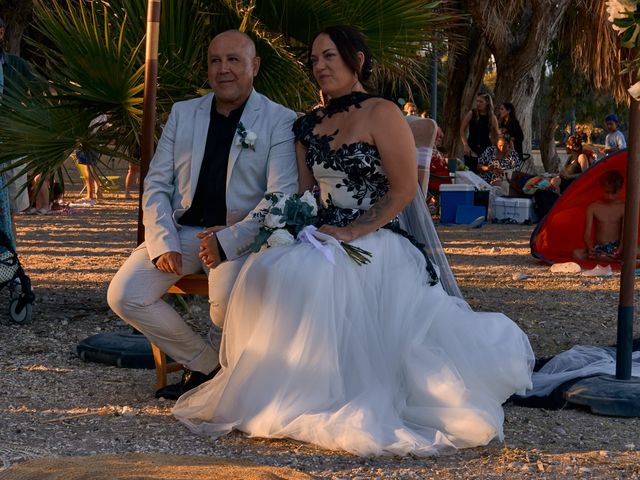 La boda de Antonio y Dayana en La/villajoyosa Vila Joiosa, Alicante 25