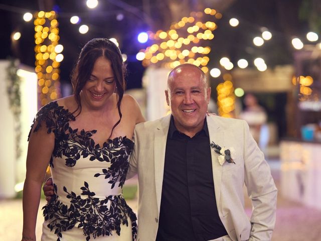 La boda de Antonio y Dayana en La/villajoyosa Vila Joiosa, Alicante 40