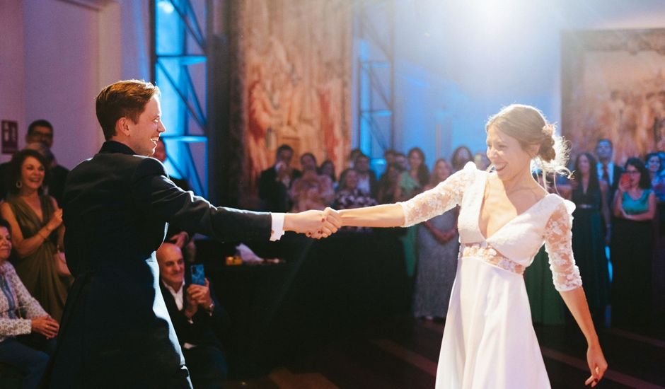 La boda de Adrián y Laura en Madrid, Madrid
