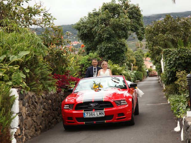 La boda de Daniel y Carol en La Orotava, Santa Cruz de Tenerife 32