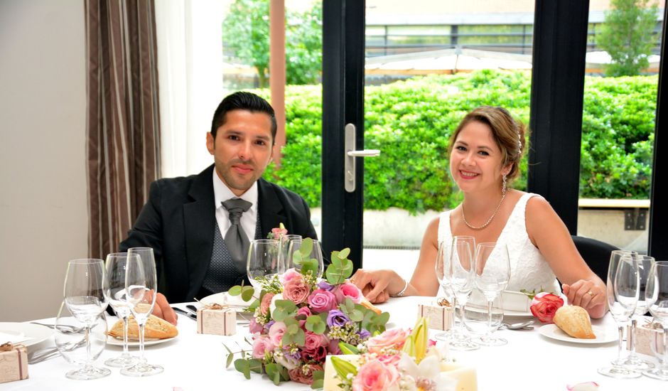 La boda de Tomy   y Claudia  en Barcelona, Barcelona