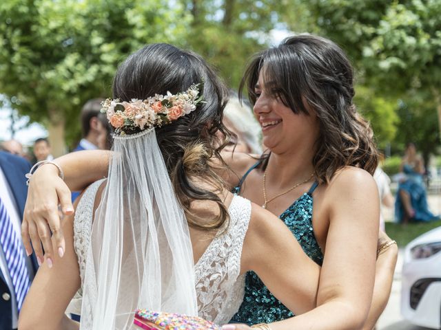 La boda de Ángel y Jennifer en Laguna De Duero, Valladolid 40