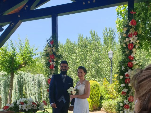 La boda de Dani y Lidia en Mansilla De Las Mulas, León 7