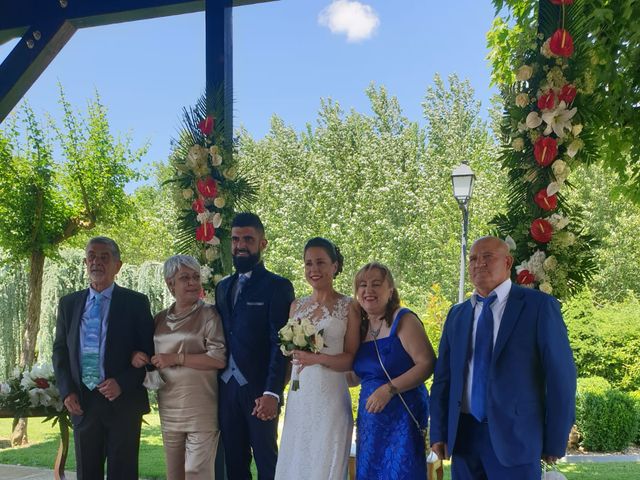 La boda de Dani y Lidia en Mansilla De Las Mulas, León 9