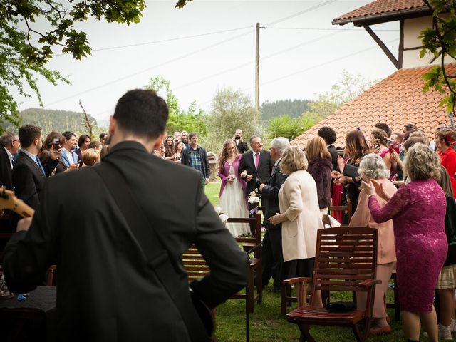 La boda de Rober y Miren en Muxika, Vizcaya 25