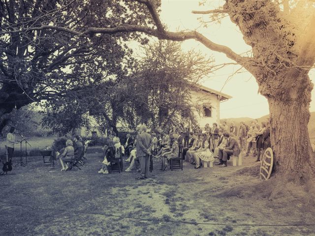 La boda de Rober y Miren en Muxika, Vizcaya 33