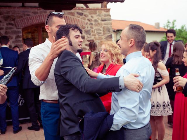 La boda de Rober y Miren en Muxika, Vizcaya 64