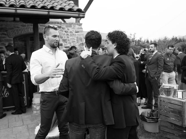 La boda de Rober y Miren en Muxika, Vizcaya 66