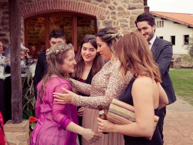 La boda de Rober y Miren en Muxika, Vizcaya 68