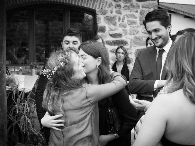 La boda de Rober y Miren en Muxika, Vizcaya 69