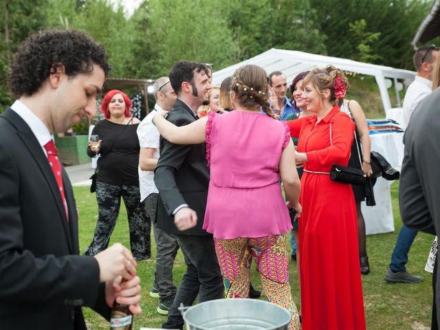 La boda de Rober y Miren en Muxika, Vizcaya 70