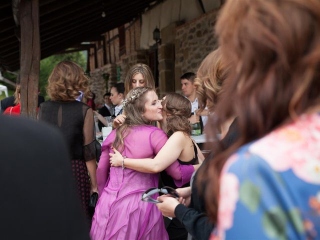 La boda de Rober y Miren en Muxika, Vizcaya 72