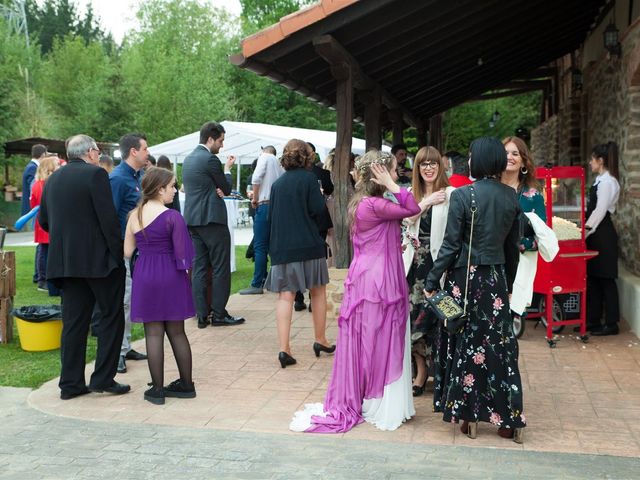 La boda de Rober y Miren en Muxika, Vizcaya 75