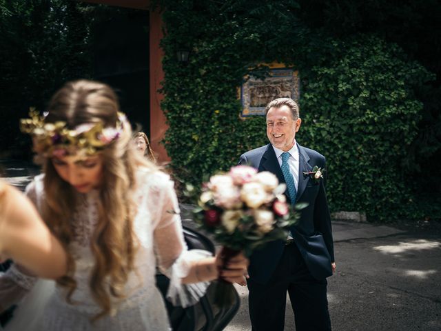 La boda de Mathew y Laura en Santiponce, Sevilla 32