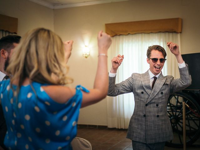 La boda de Mathew y Laura en Santiponce, Sevilla 108
