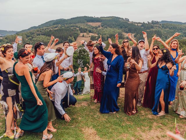 La boda de Esti y Lalo en Traslaviña, Vizcaya 45