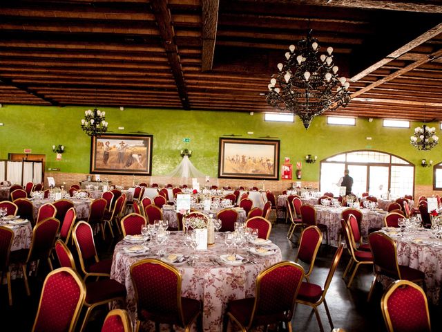 La boda de José Antonio y Mari Carmen en Sevilla, Sevilla 7