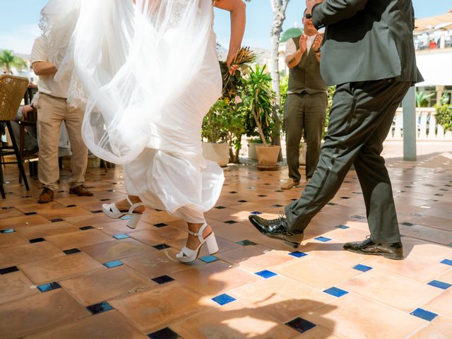 La boda de Robin y Gina en Benidorm, Alicante 36