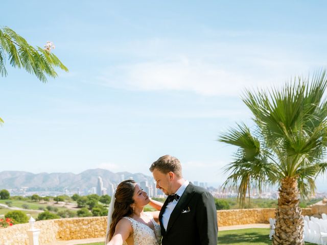 La boda de Robin y Gina en Benidorm, Alicante 39