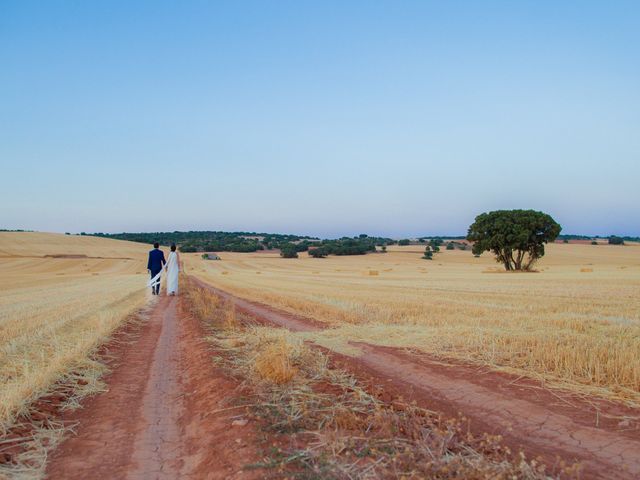 La boda de Eduardo y Miriam en Villar De La Encina, Cuenca 50