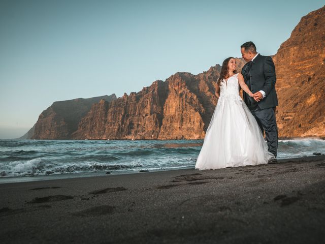 La boda de Laura y Jhonny en Adeje, Santa Cruz de Tenerife 18