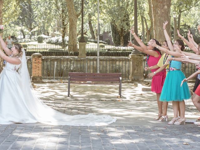 La boda de Pablo y María en Pamplona, Navarra 32