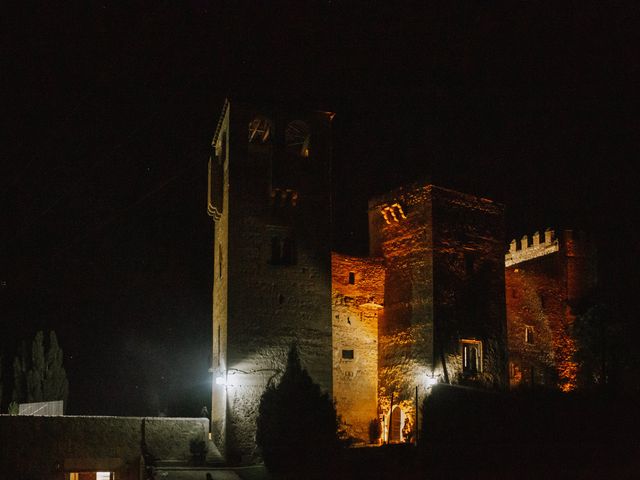 La boda de Javier y Sofía en Castillo De Castilnovo, Segovia 49