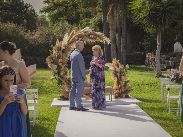 La boda de Jennifer y Tito en Santa Cruz De Tenerife, Santa Cruz de Tenerife 53