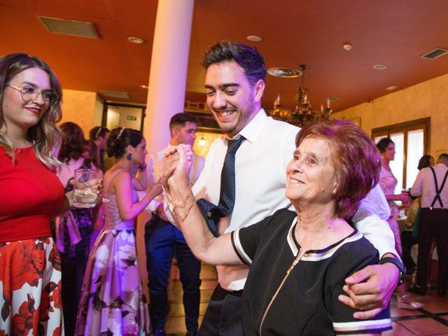 La boda de Vane y Javi en Arroyo De La Encomienda, Valladolid 45