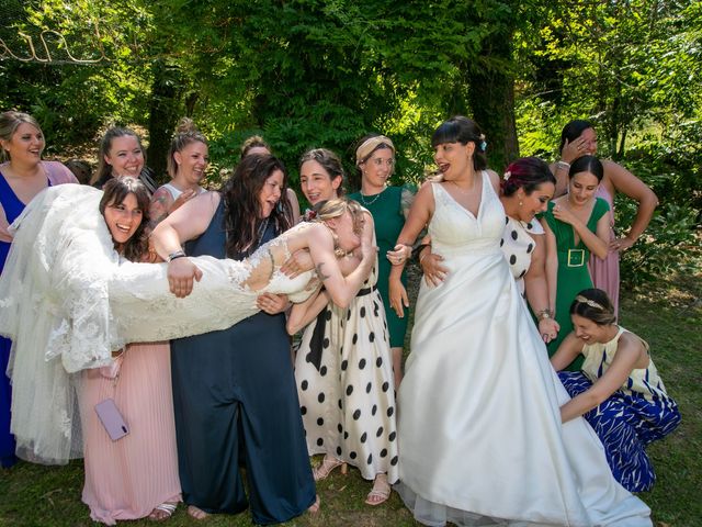 La boda de Laura y Marta en Molinaseca, León 45