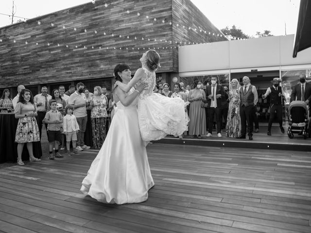 La boda de Laura y Marta en Molinaseca, León 54