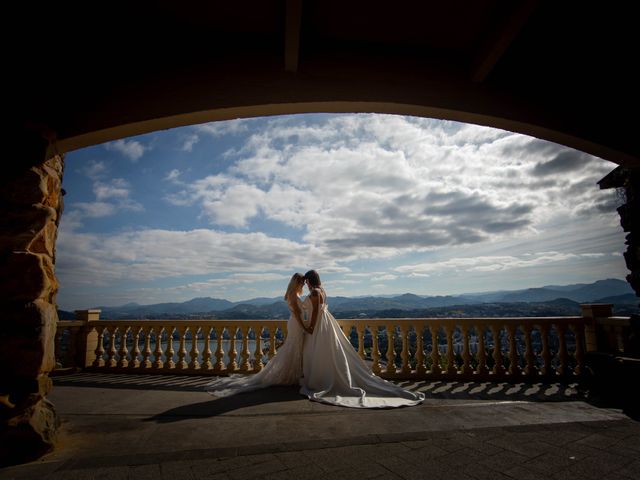 La boda de Laura y Marta en Molinaseca, León 77