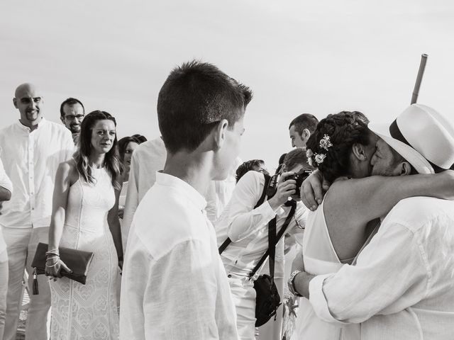 La boda de Sergio y Laura en Arenys De Mar, Barcelona 25