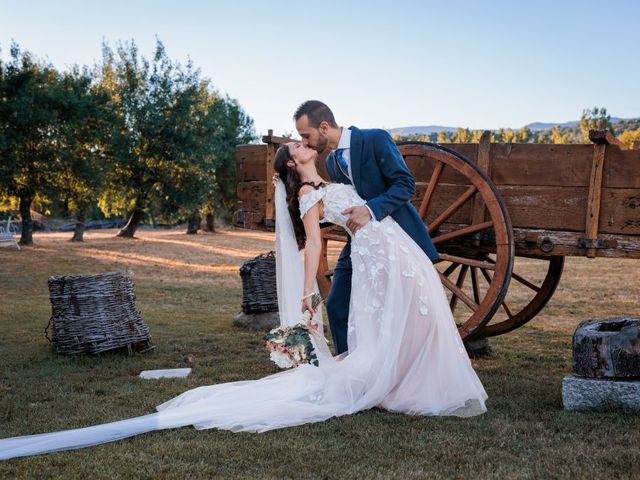 La boda de Carlos y Ana en Navaluenga, Ávila 61