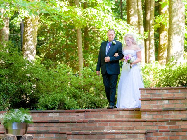 La boda de Phillip y Nicole en Bilbao, Vizcaya 30