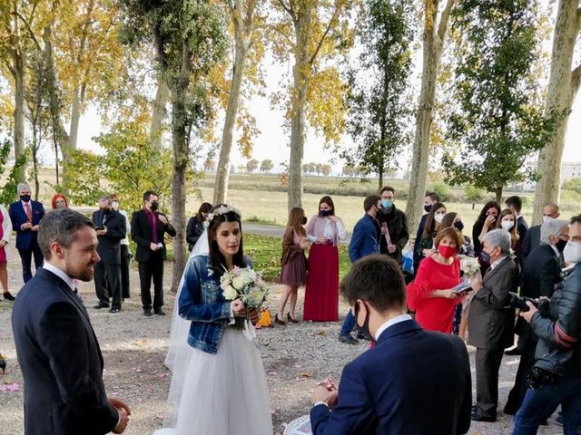 La boda de Josep y Adriana en El Castell Del Remei, Lleida 18