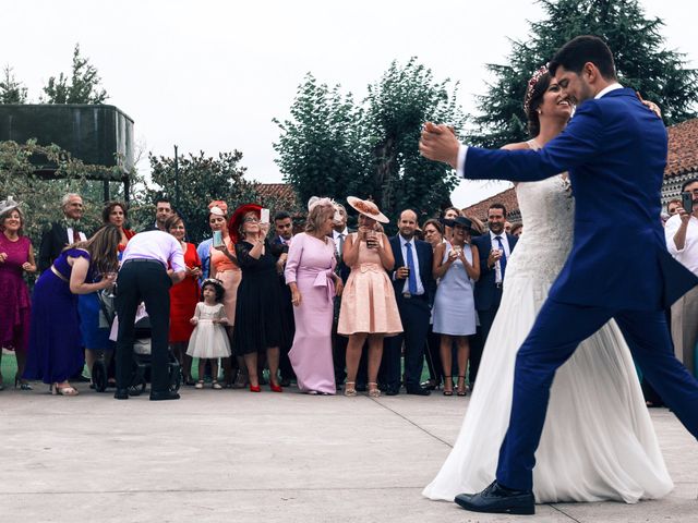 La boda de José Manuel y Andrea en Gijón, Asturias 33