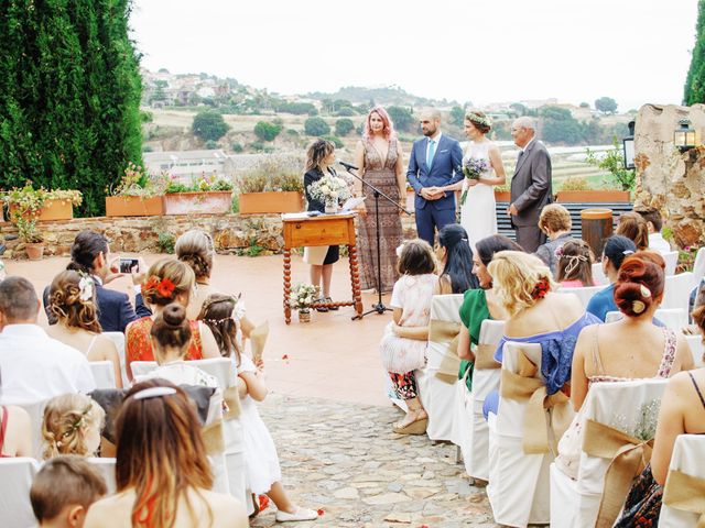 La boda de Pablo  y Lilia  en Pineda De Mar, Barcelona 32